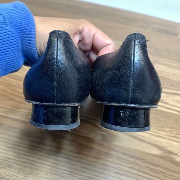 Stuart Weitzman Black Cutout Flower Leather Flats Slip On Womens Size 10 M - Picture 4 of 11